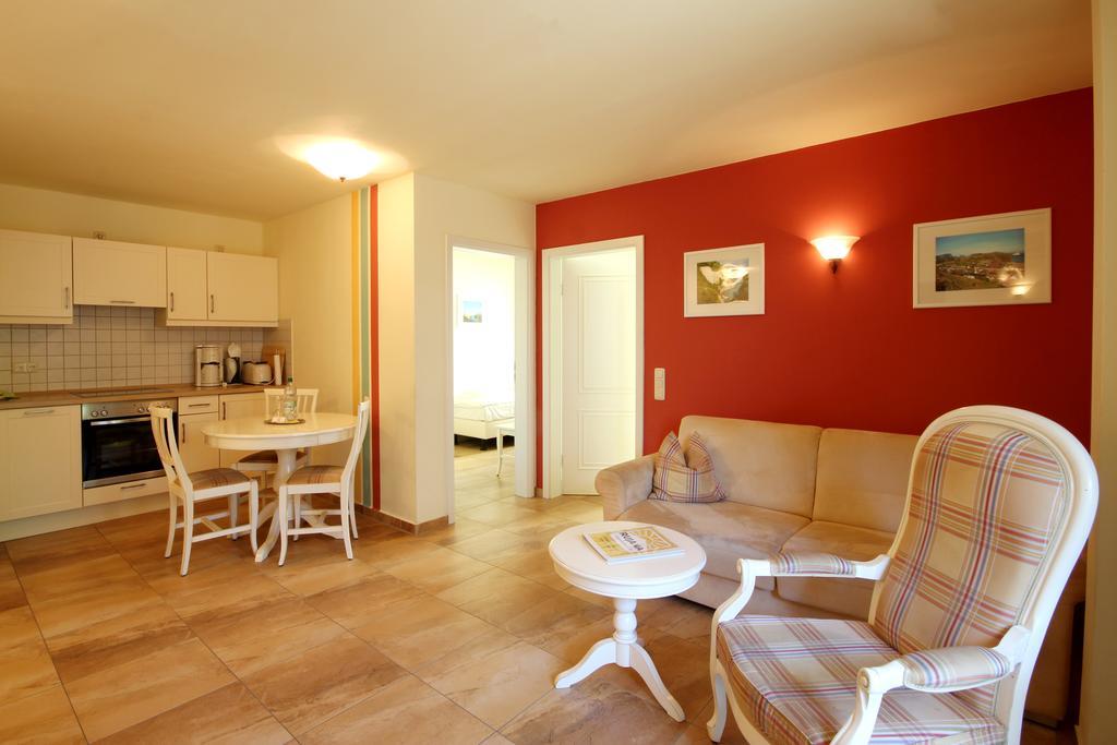 Apartmenthaus Hus Uebi By Rujana Binz Zewnętrze zdjęcie