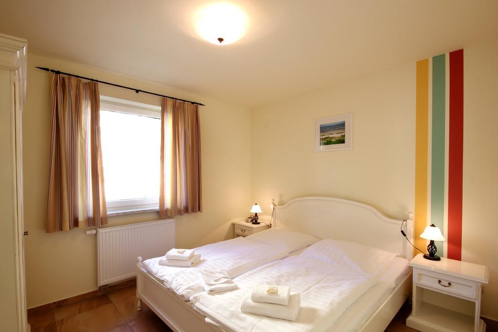 Apartmenthaus Hus Uebi By Rujana Binz Zewnętrze zdjęcie